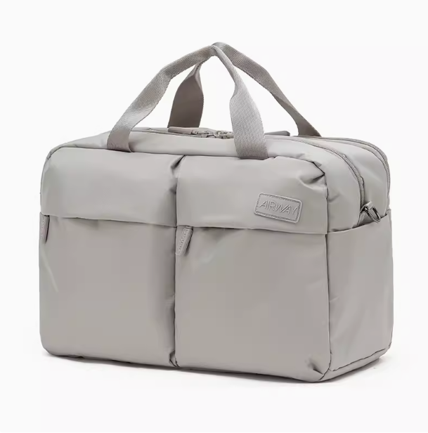 Multifunctional Large Capacity Travel Bag for Fitness Swimming Gym Computer-Fashionable Shoulder Luggage with Zipper Closure
