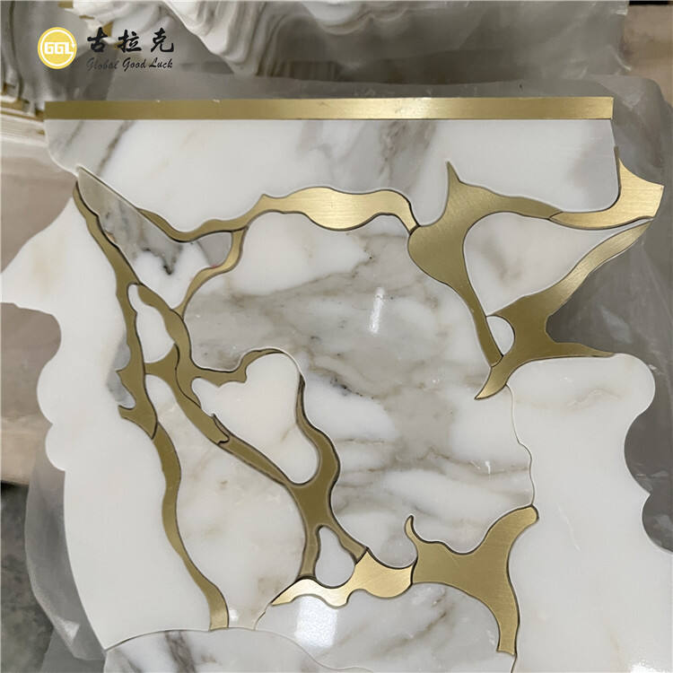 Luxury Calacatta Gold Marble Waterjet Mosaic Inlay Brass Design