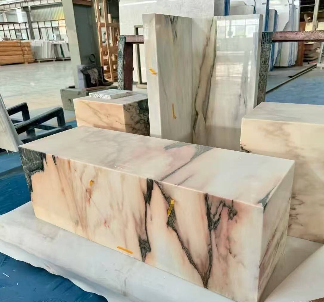 Statuario Rosso1.jpg