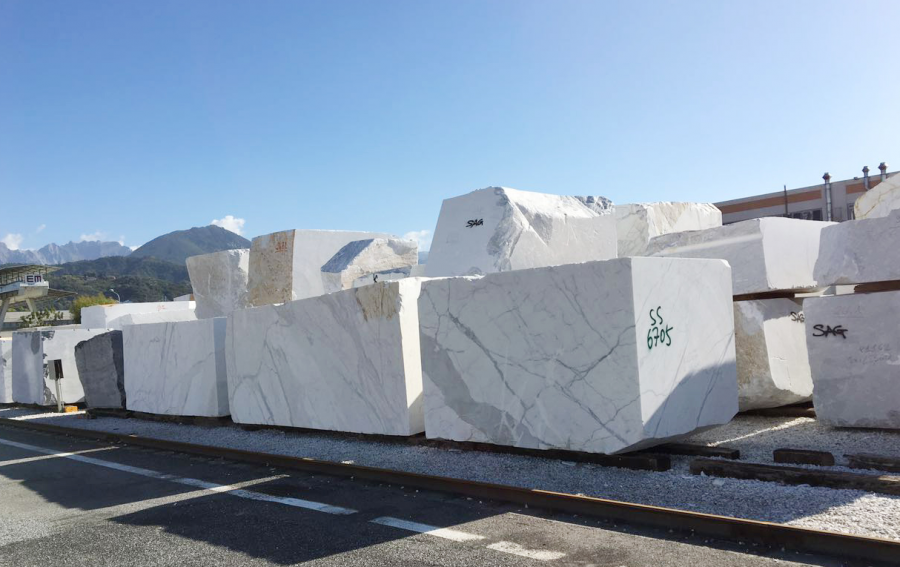 Calacatta White (2).jpg