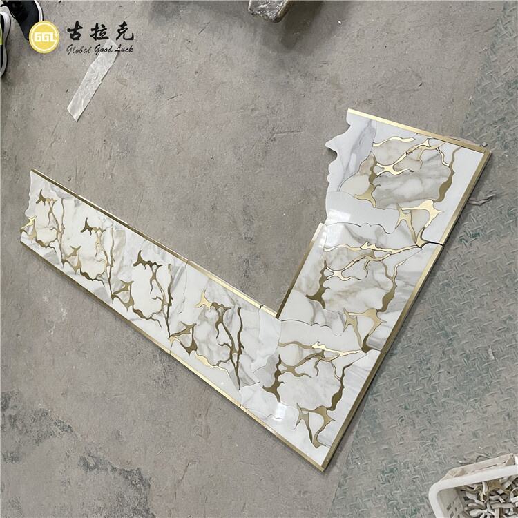 Luxury Calacatta Gold Marble Waterjet Mosaic Inlay Brass Design