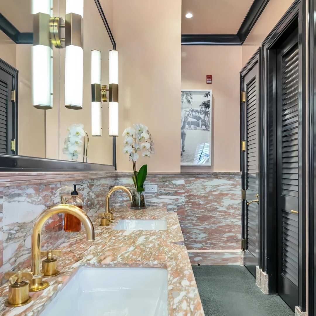 Rosso Norvegina-mármar: Fín veining, tímalaus fagur rúmstíl