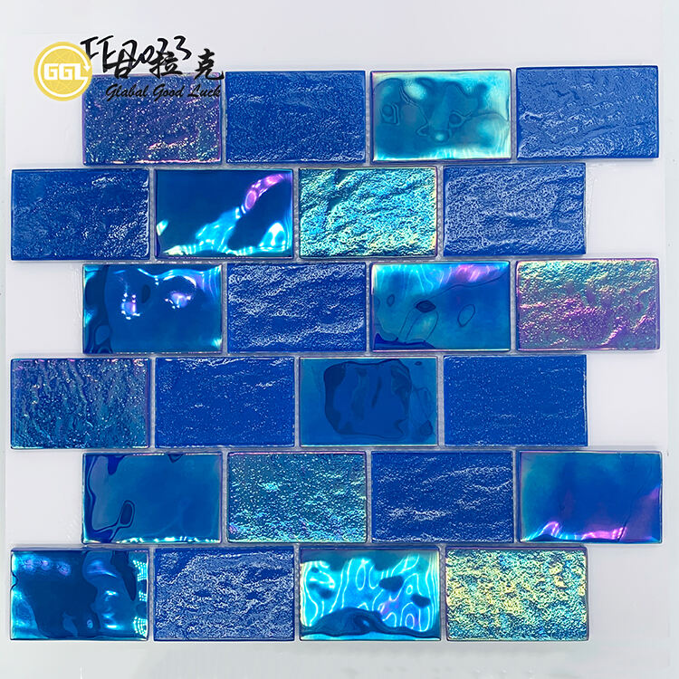 Iridescent glass mosaic tile