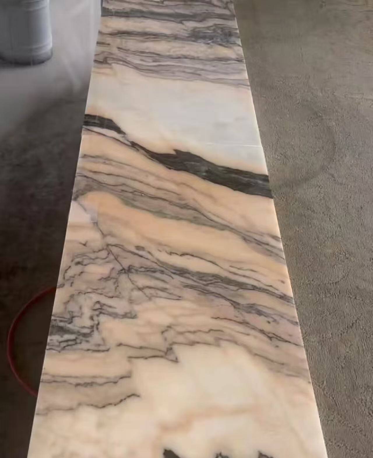 Statuario Rosso2.jpg