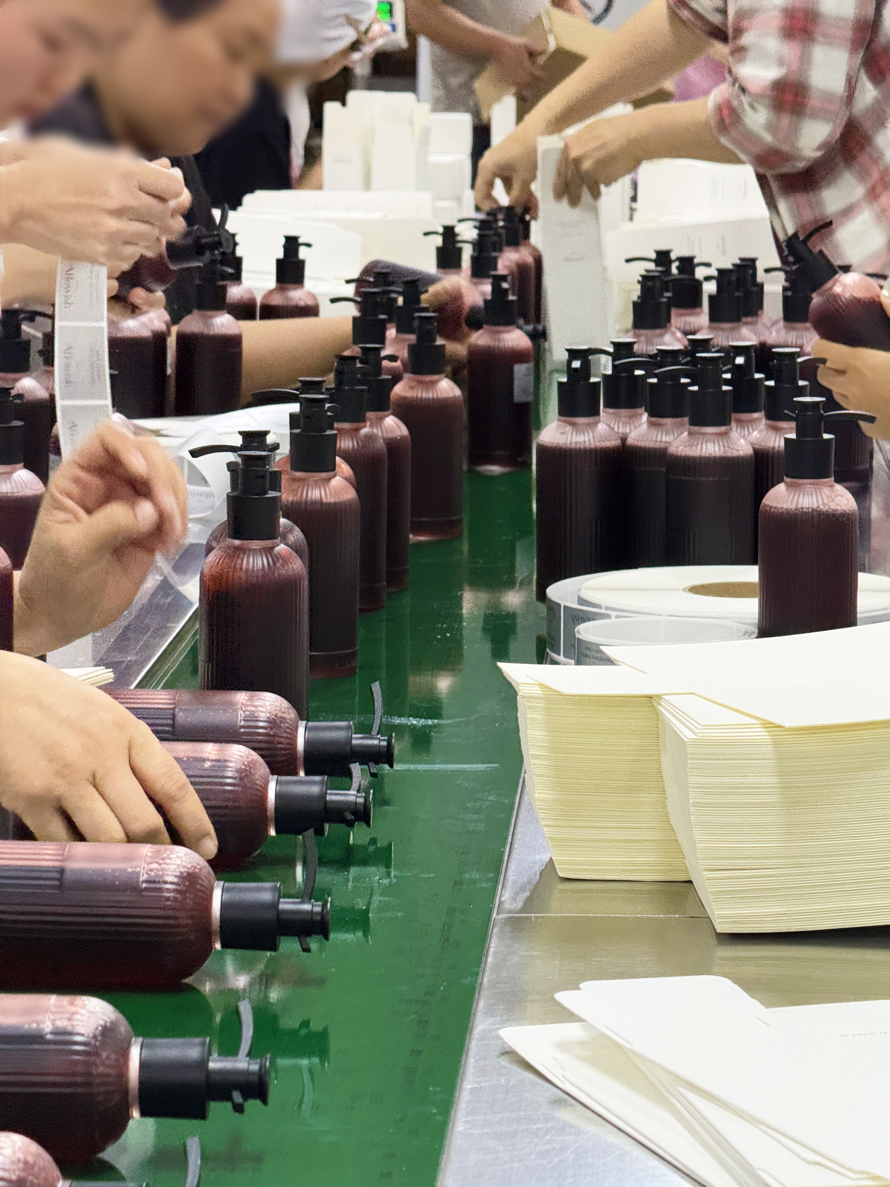 What Common Issues to Avoid When Working with Skincare Manufacturers