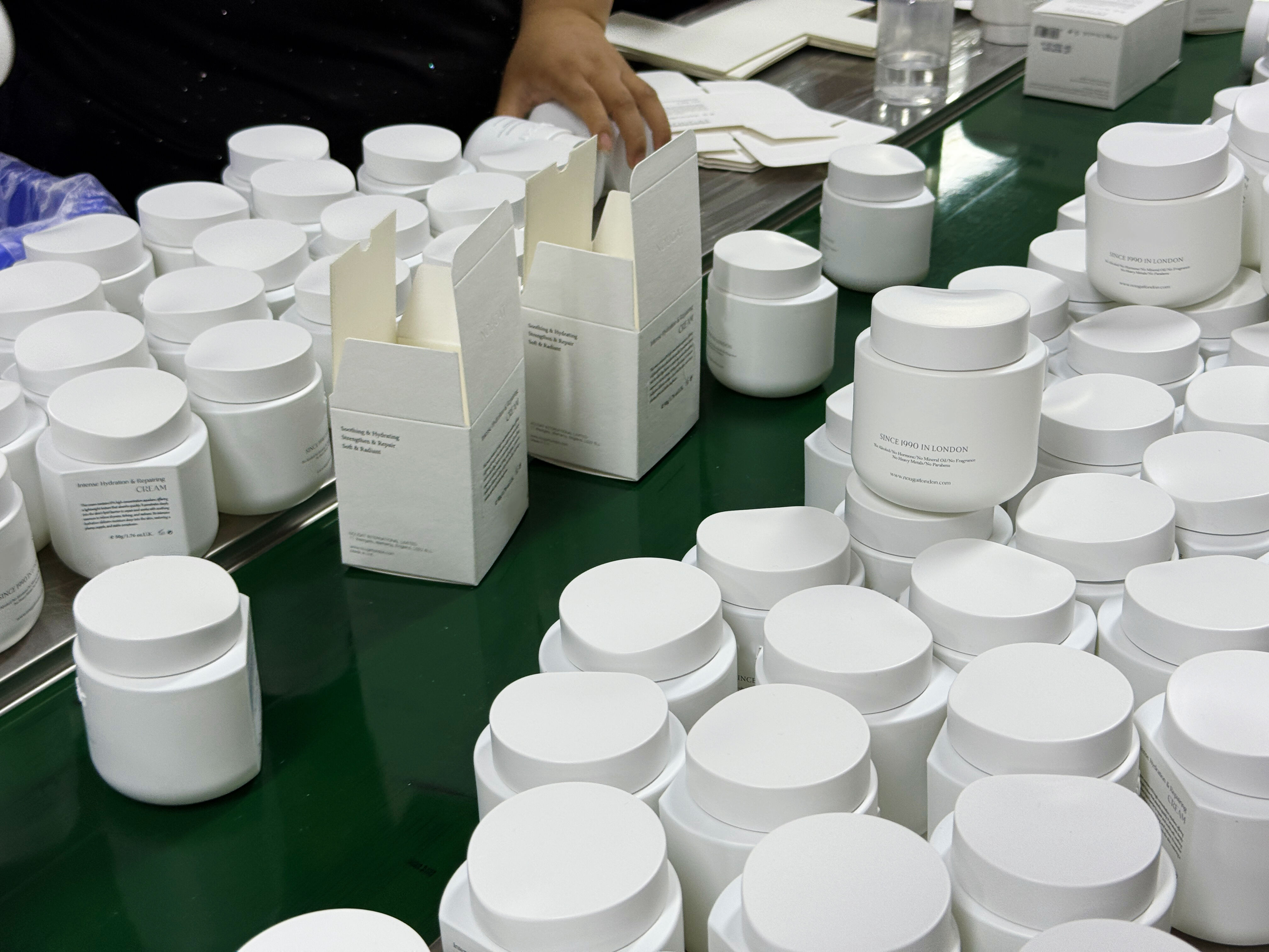 What Makes a Skincare Manufacturer Stand Out in a Competitive Market?