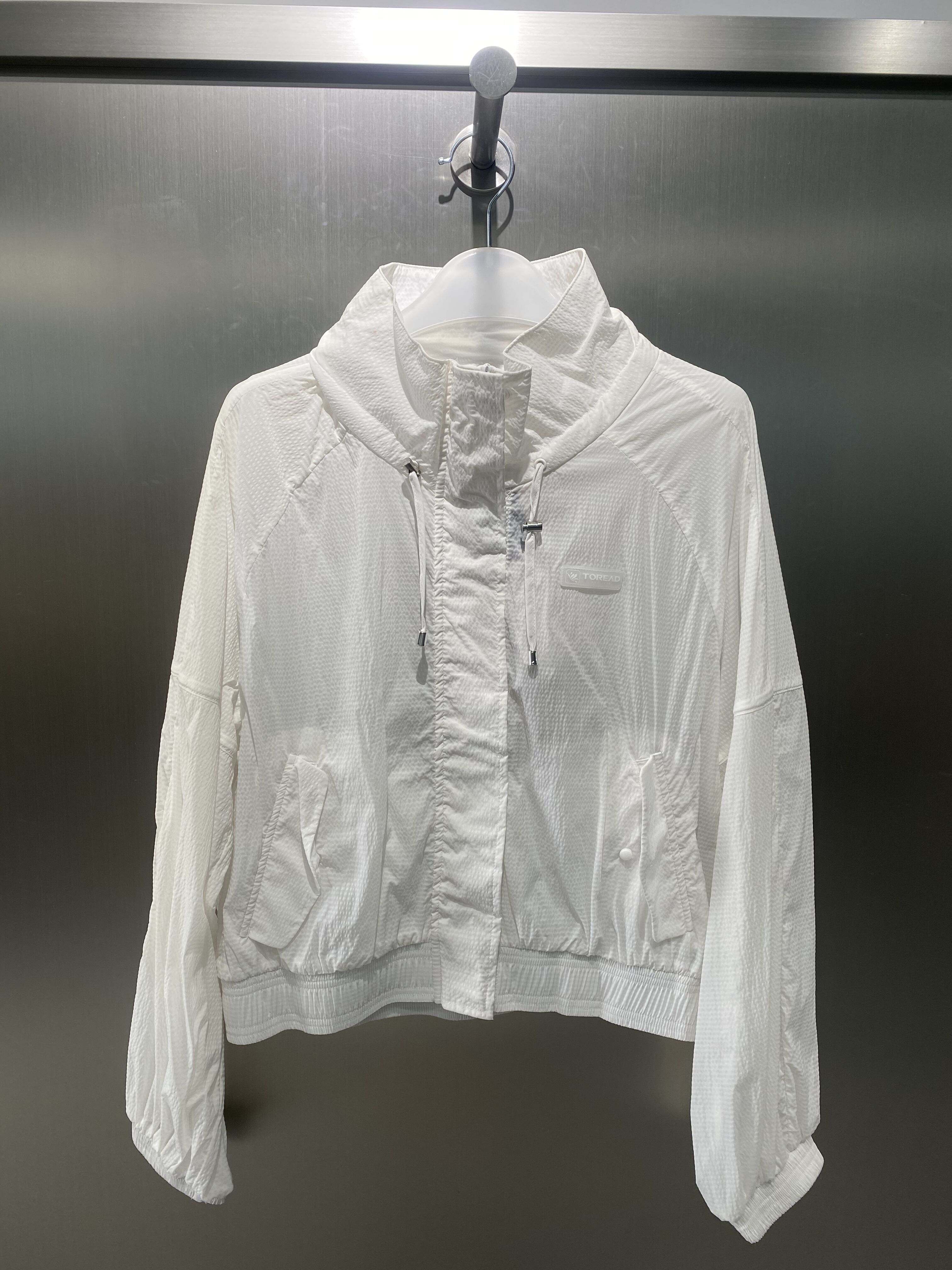 What Makes Anti UV Jackets Essential for Summer Adventures?