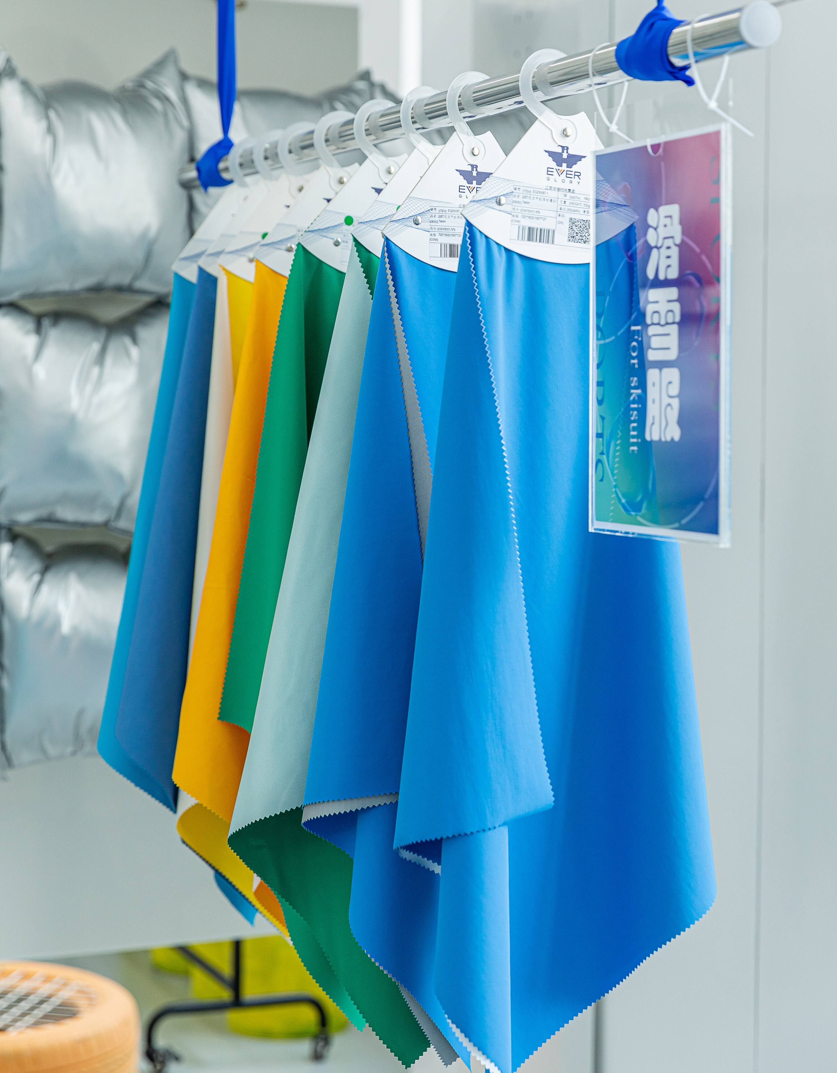 What Are the Benefits of Partnering with a Reliable Clothing Exporter?