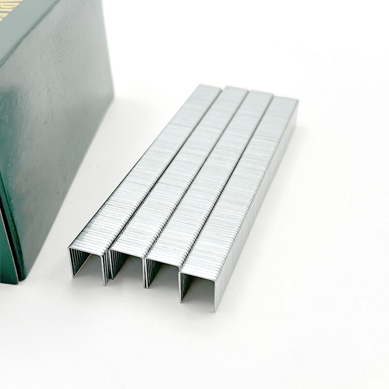 دبابيس وي جوي موديل 1013J، بطول ساق ١٣ مم، عالية التحمل، مناسبة للتنجيد، بسمك سلك ٠٫٨٦ مم، تُستخدم مع مسدس دبابيس هوائي، مناسبة لمقاعد الكنب والأثاث وإطارات الخشب، وأدوات التجهيزات والمثبتات