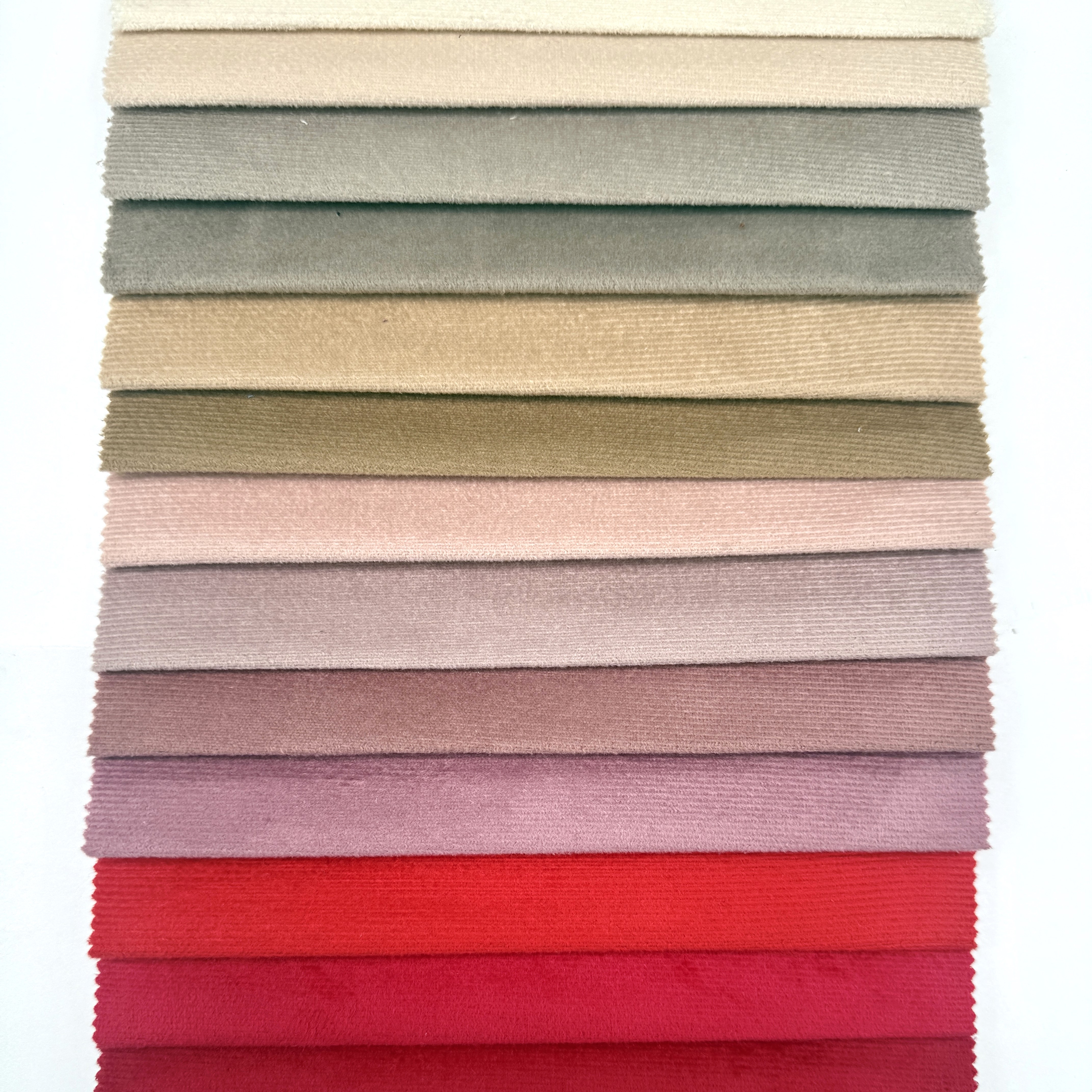 نسيج مخملي عصري من البوليستر الخالص بنسبة ١٠٠٪ وبوزن ٢٢٠ جرام/م² من علامة وي جوي المصنّعة، نسيج خامات منزلية جديد التصميم لنفاذة الأرائك — نسيج موسها المخملي