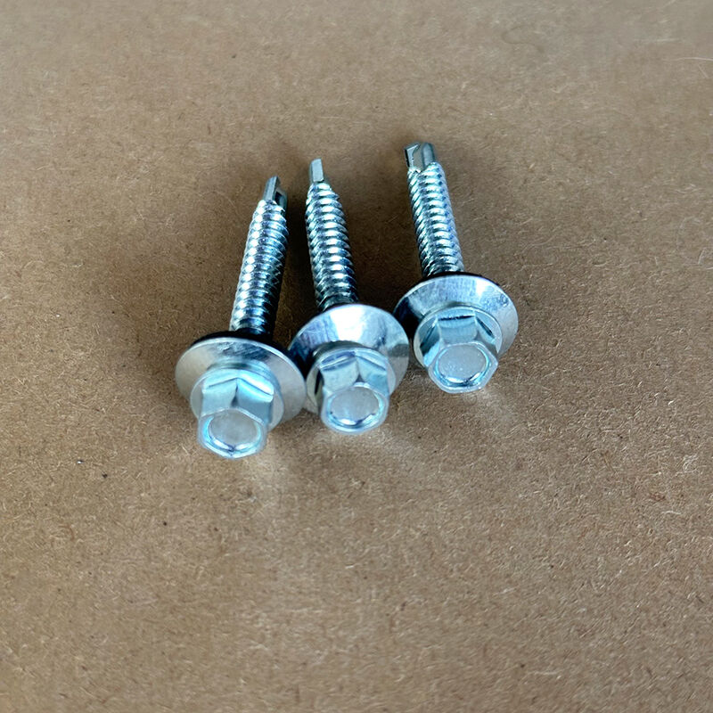 براغي ذاتية الحفر برأس سداسي مُسنَّن من وي جوي، مطلية بالزنك، براغي ذاتية التثبيت على شكل ذيل حمامة، براغي تيك ذات رأس سداسي مزوَّدة بغسالة، مزودة بغسالة من مادة الإيثيلين بروبيلين ثنائي المونومر (EPDM)، وتُستخدم في تركيب أسقف الفولاذ والبناء المعدني وتثبيت ألواح الطاقة الشمسية