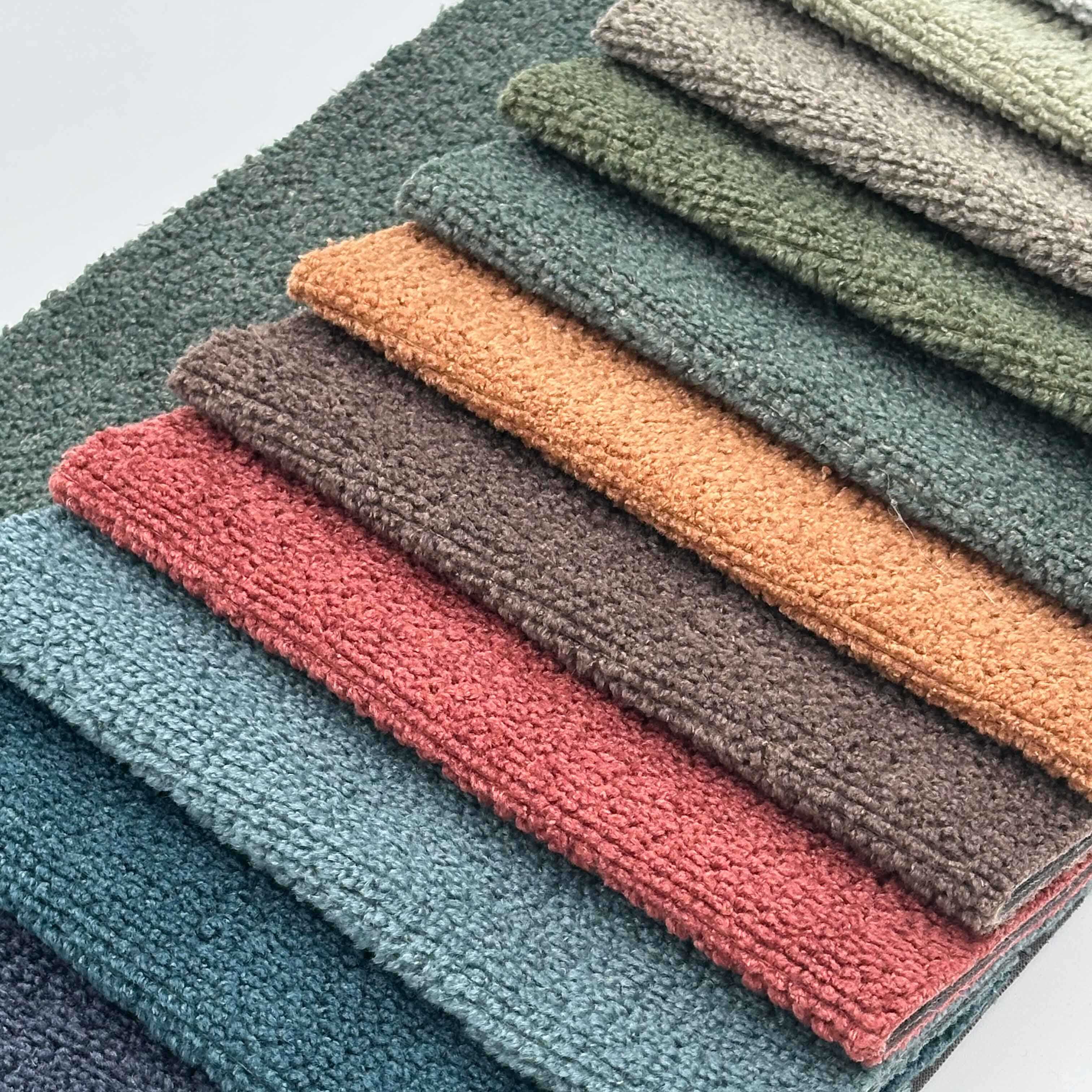 Wejoy Wholesale 500gsm 600gsm Knitted Chenille Velvet Fabrics for Furniture Upholstery