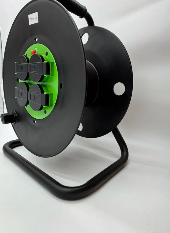 Schuko Plug Fundamentals: Dimensions, Ratings, and Environmental Suitability