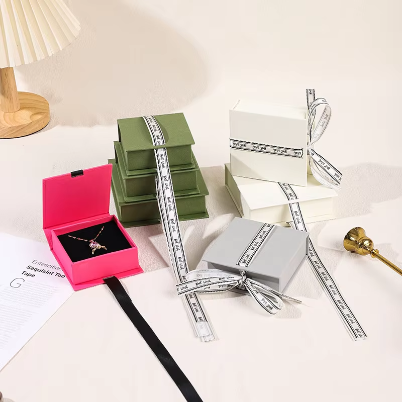 Quels sont les principaux avantages d'une boîte haut de gamme pour l'emballage de bijoux ?