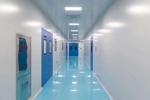 EPC contractor cleanroom project using modular wall systems