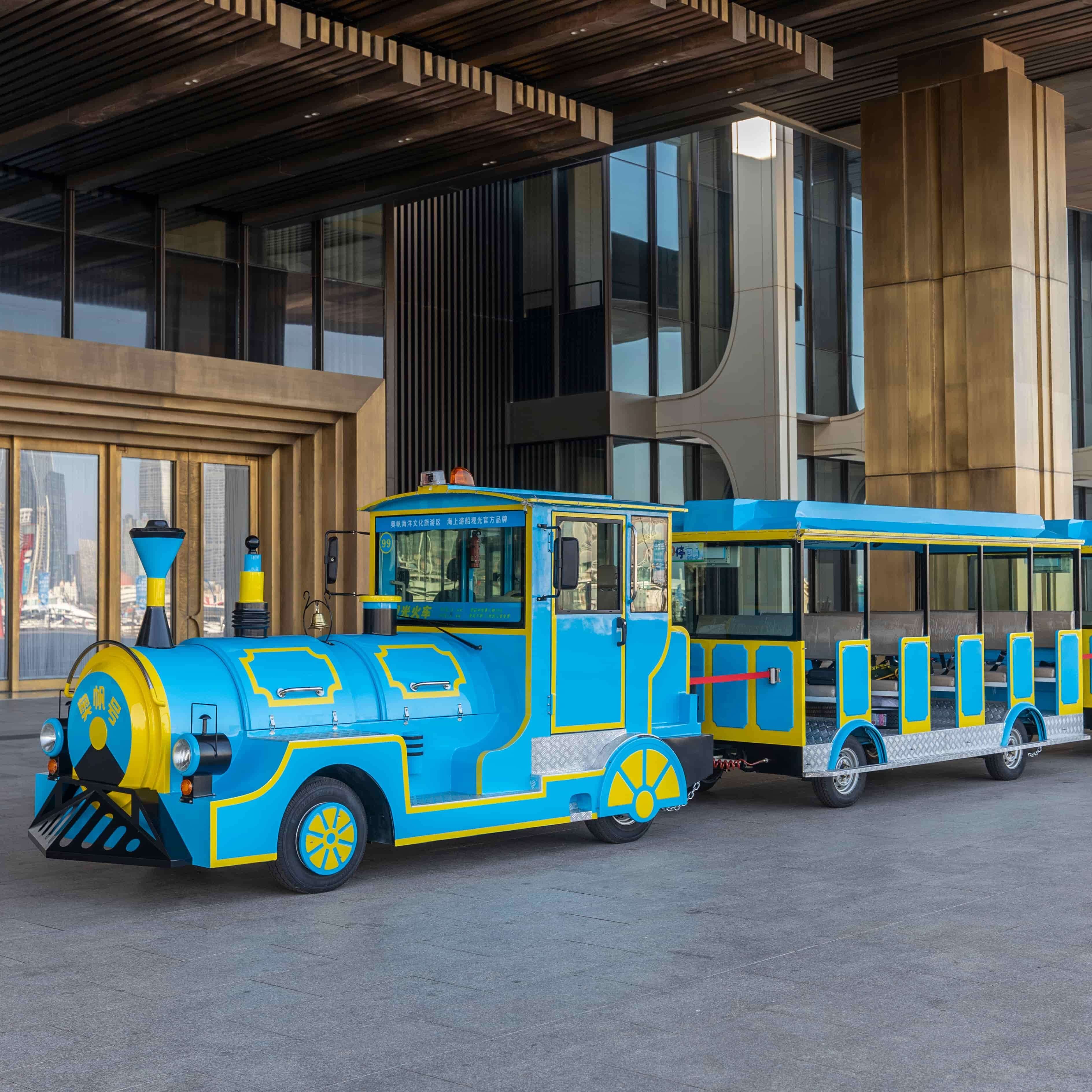 What Are the Benefits of Offering a Christmas Train Experience in Your Mall?