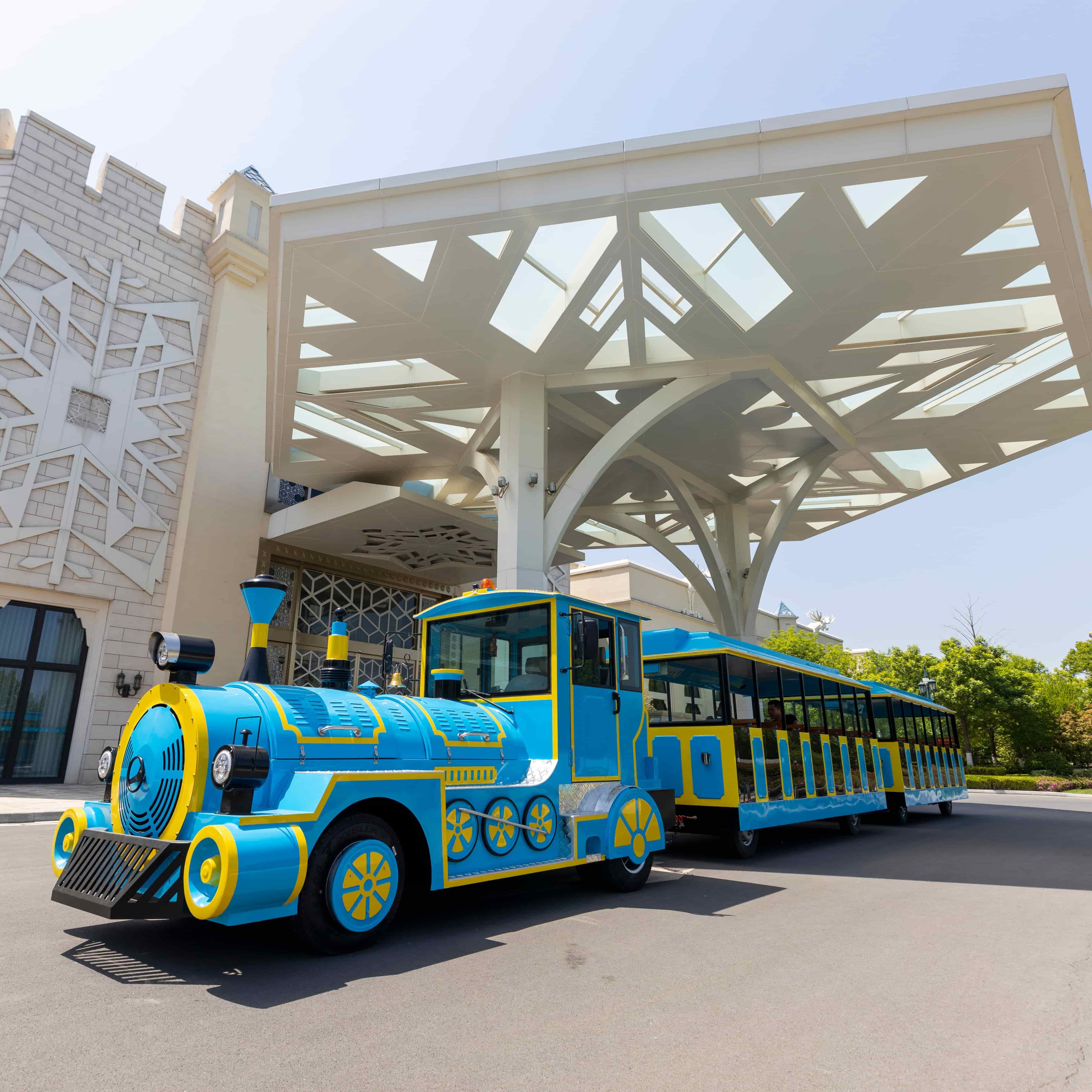 How to Navigate Common Issues When Shopping Wholesale at Train Malls