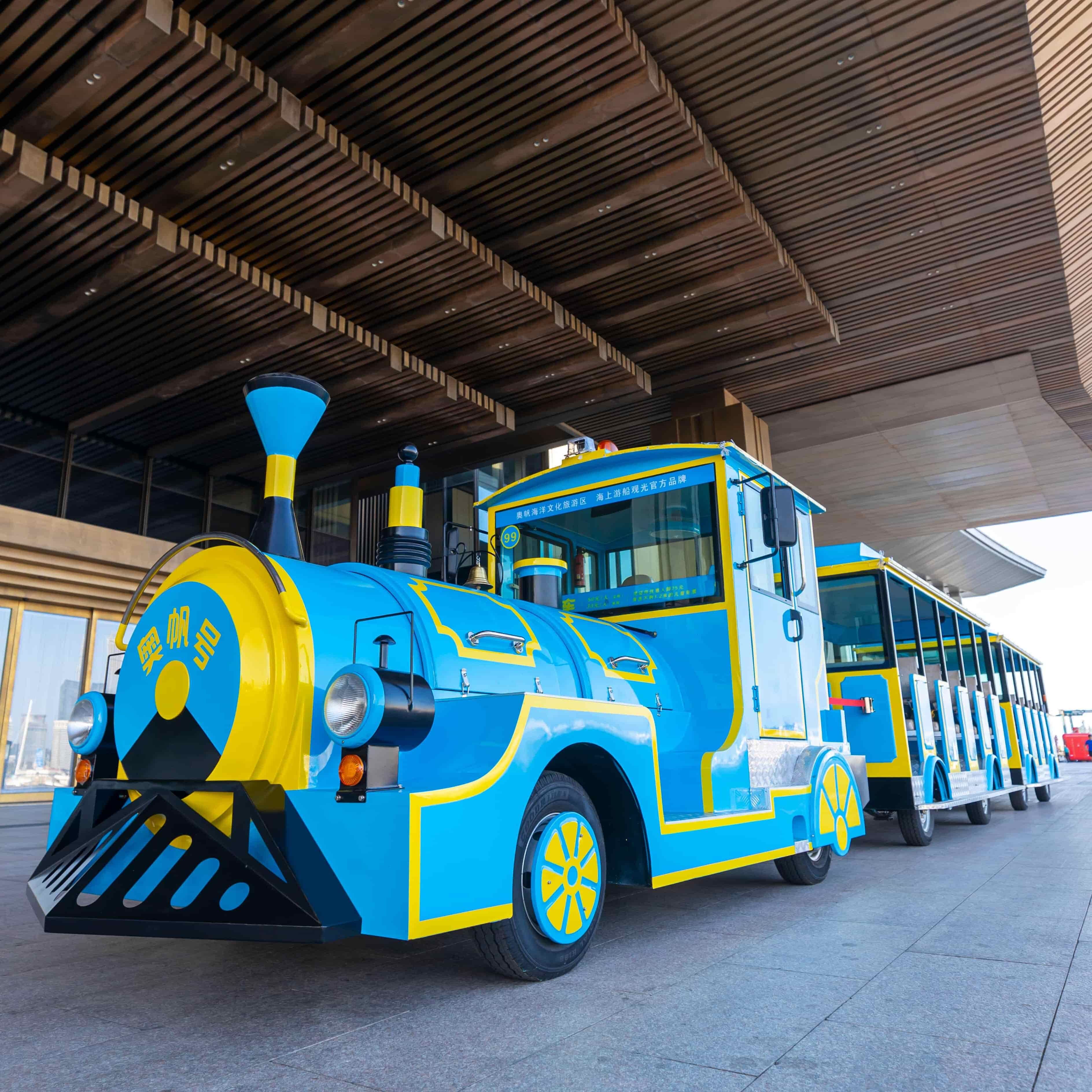 Where to Discover Trendy Products at Train Shopping Malls