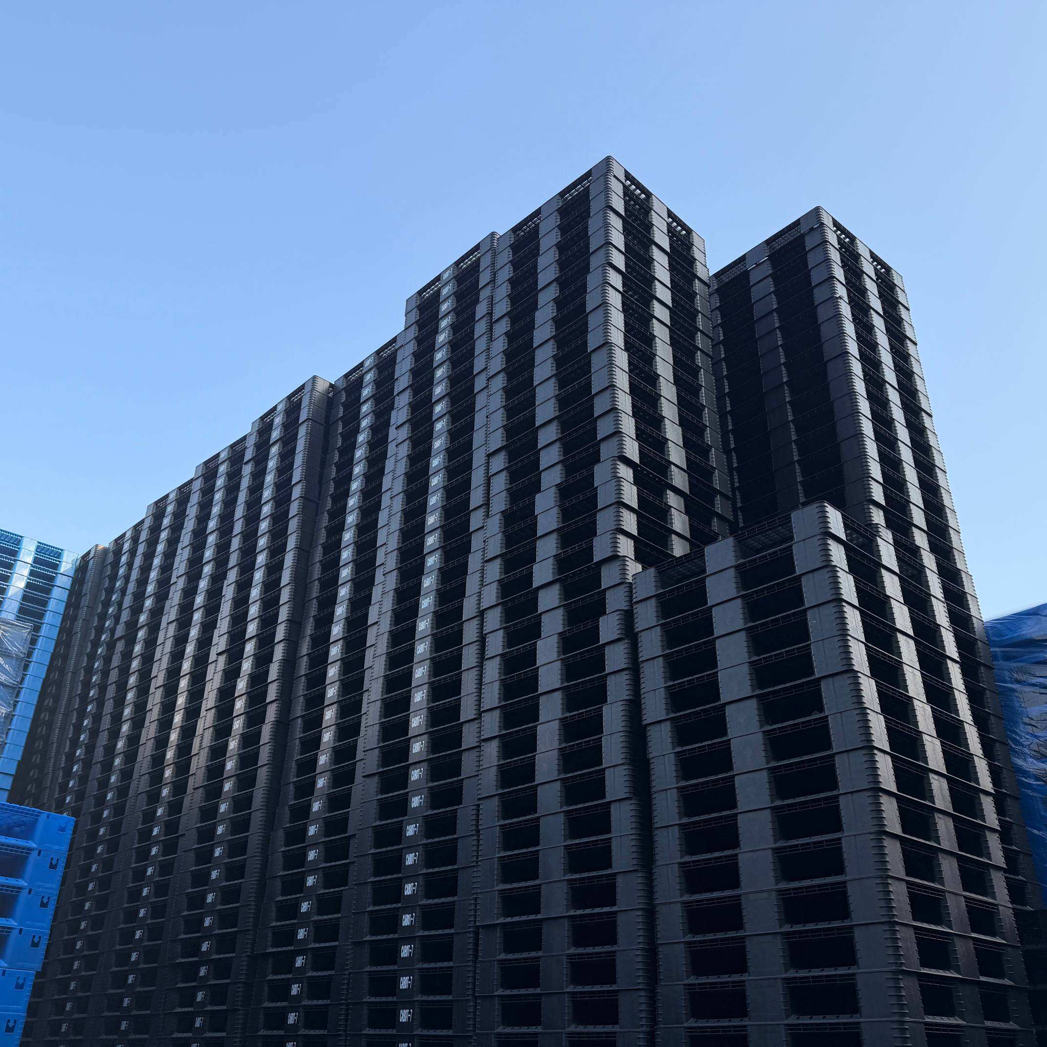 Why Plastic Pallets Outperform Wooden Ones in Logistics & Storage