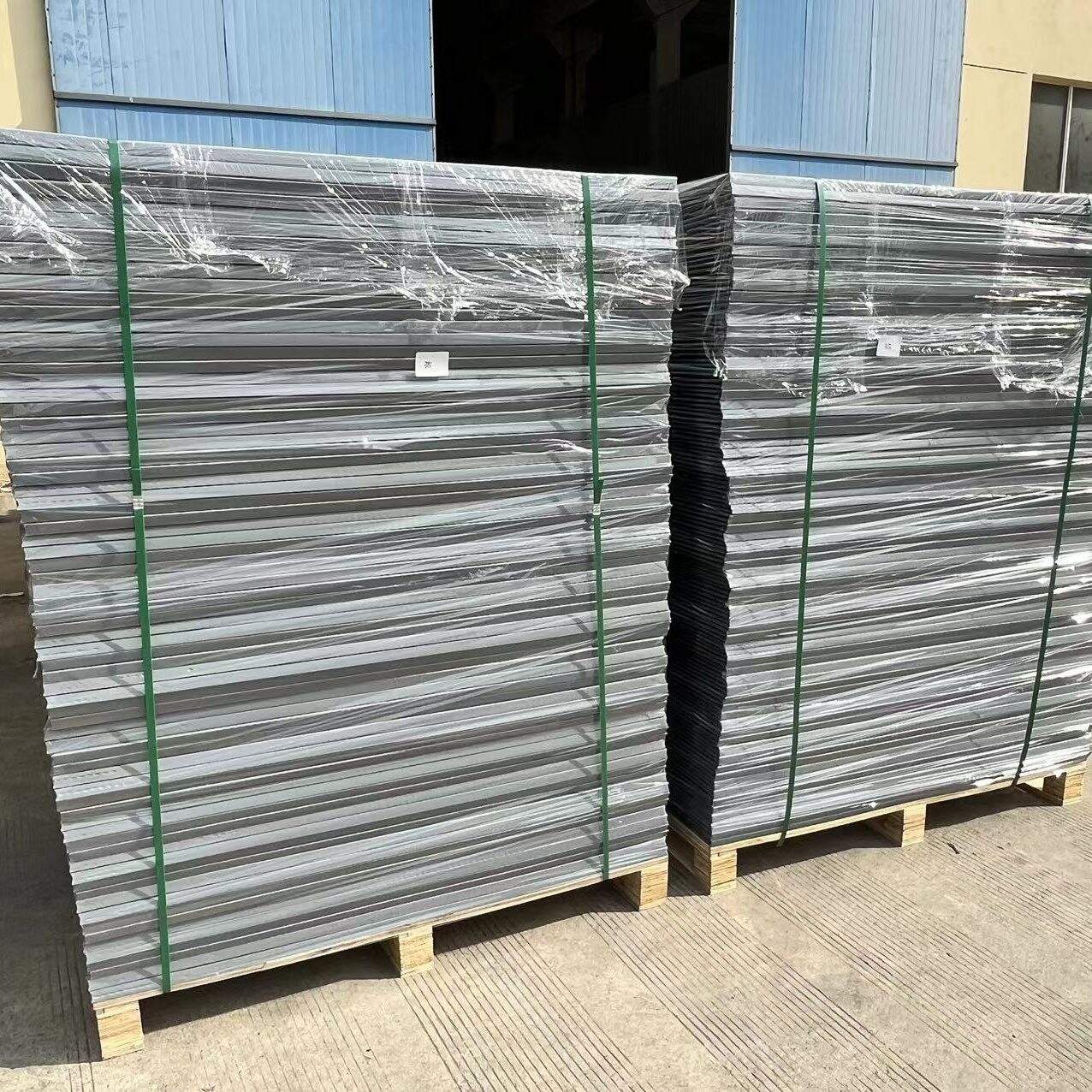 PP Pallet Sleeve Box in Logistics & Warehousing