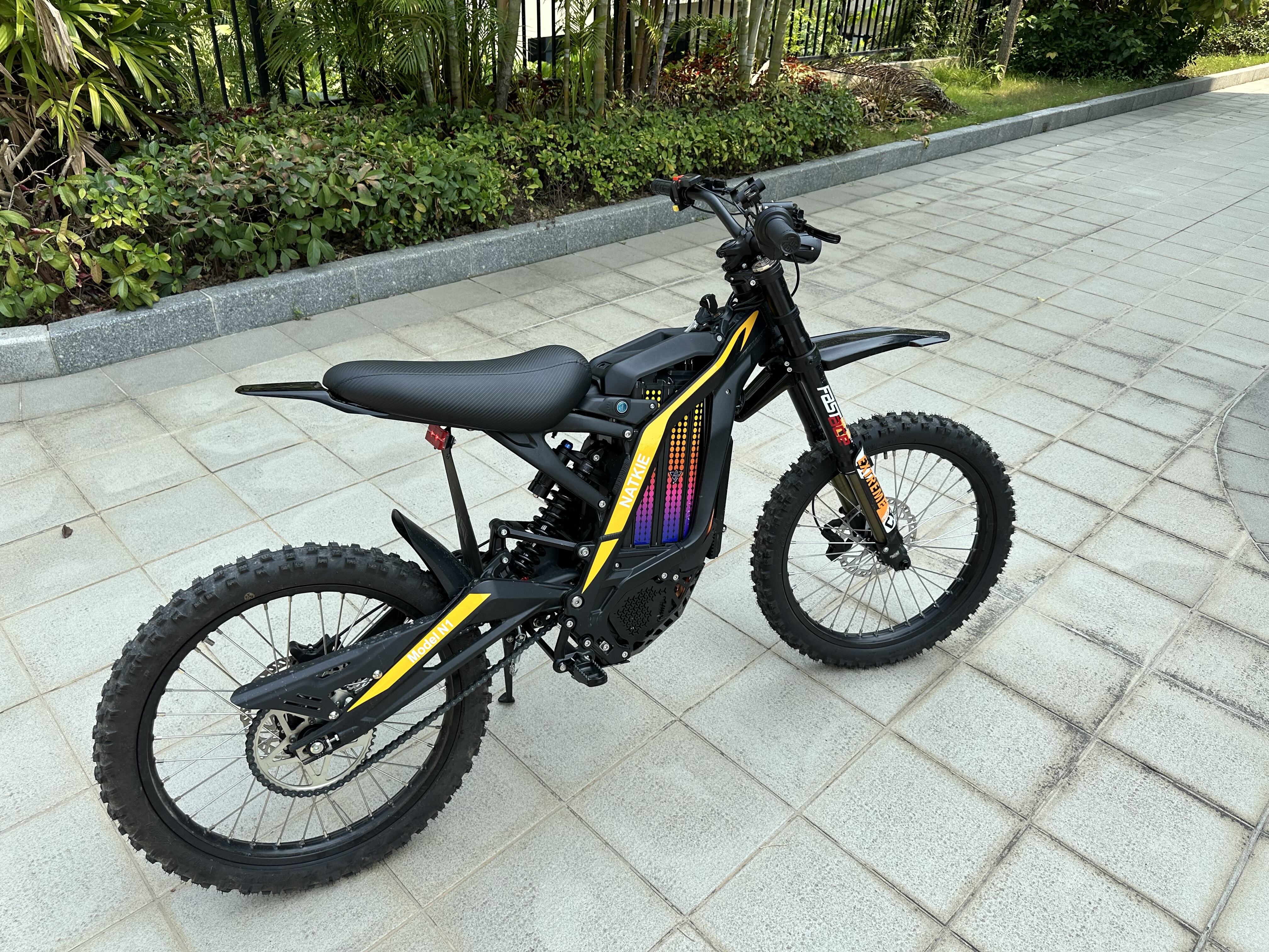Koncentracja na rozwoju i projekcie motocykli elektrycznych