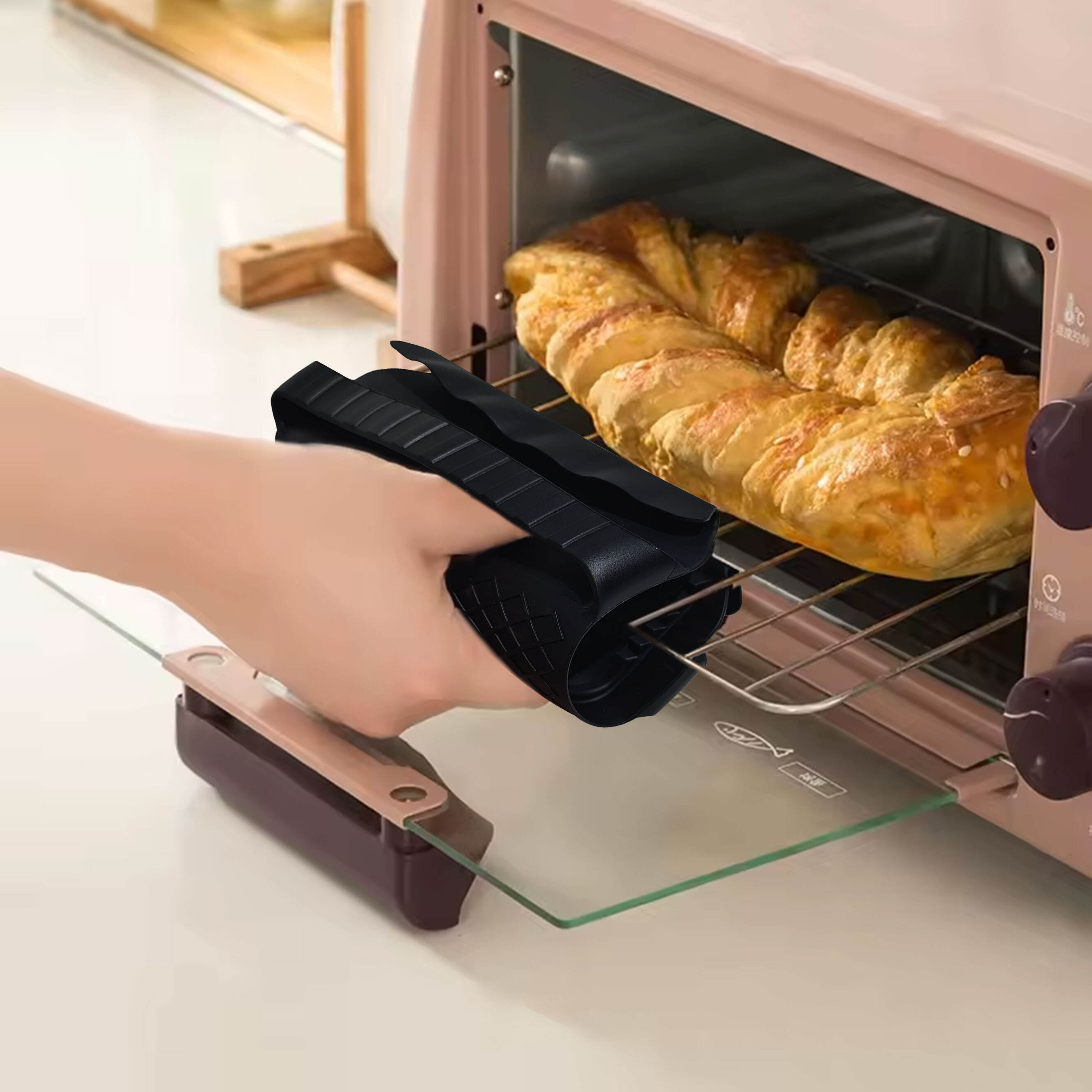 Kitchen Cooking Reusable Heat Insulation Mini Oven Gloves Heat Resistant Microwave Mitts Baking Silicone Heat Insulation Clip manufacture