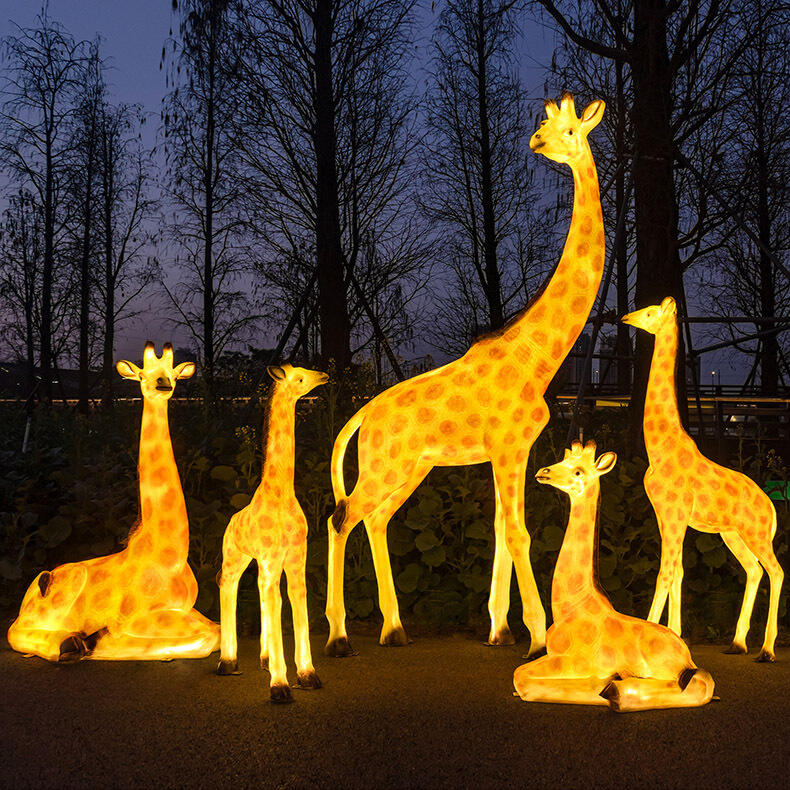 High Quality Simulation Animal Sculptures LED FRP Giraffe Light for Park Square Market