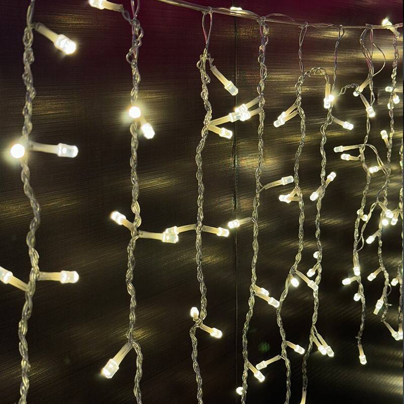 How to Install Xmas Icicle Lights for Maximum Impact and Safety