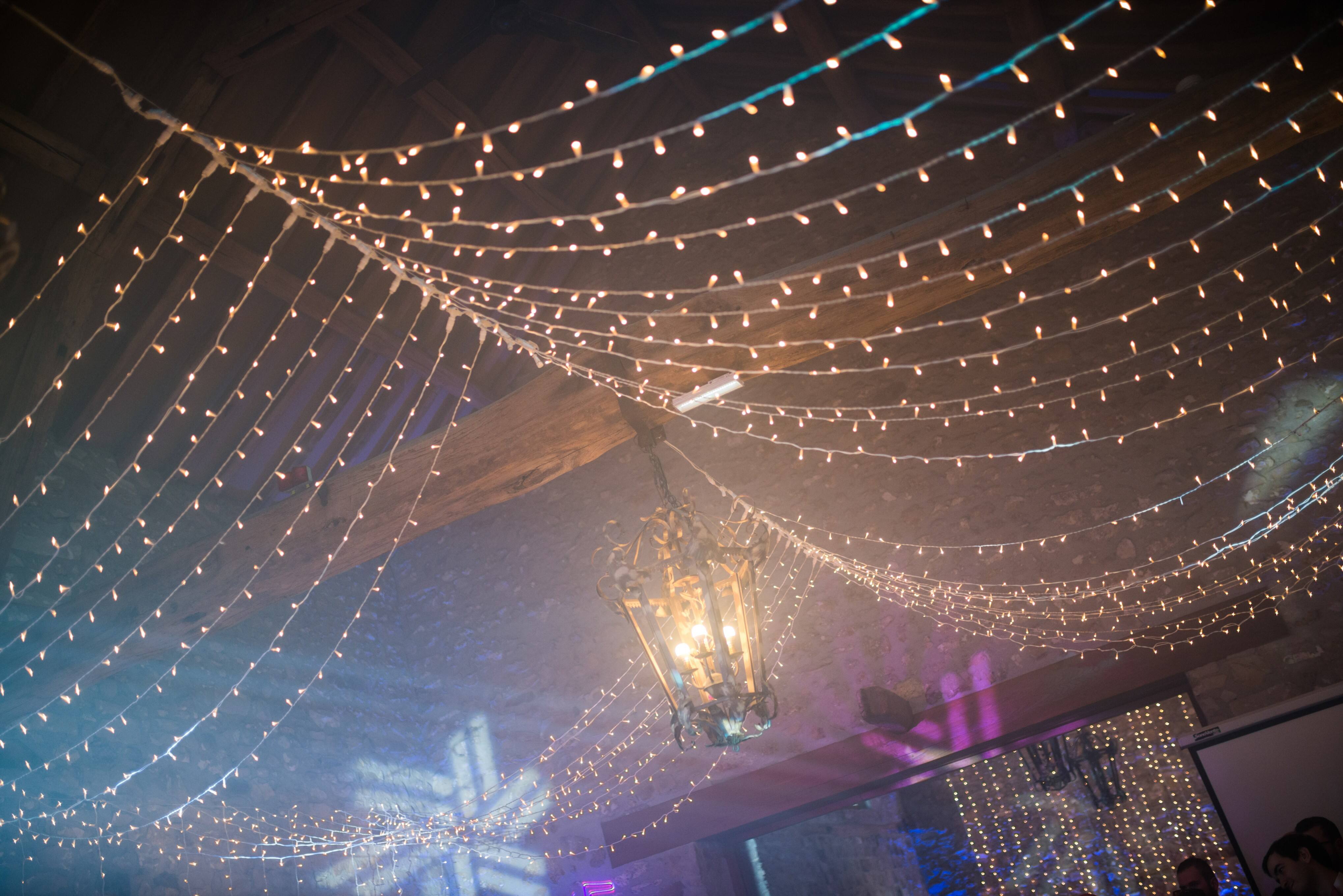 What Common Issues Do Buyers Face with Outdoor Christmas Lights?