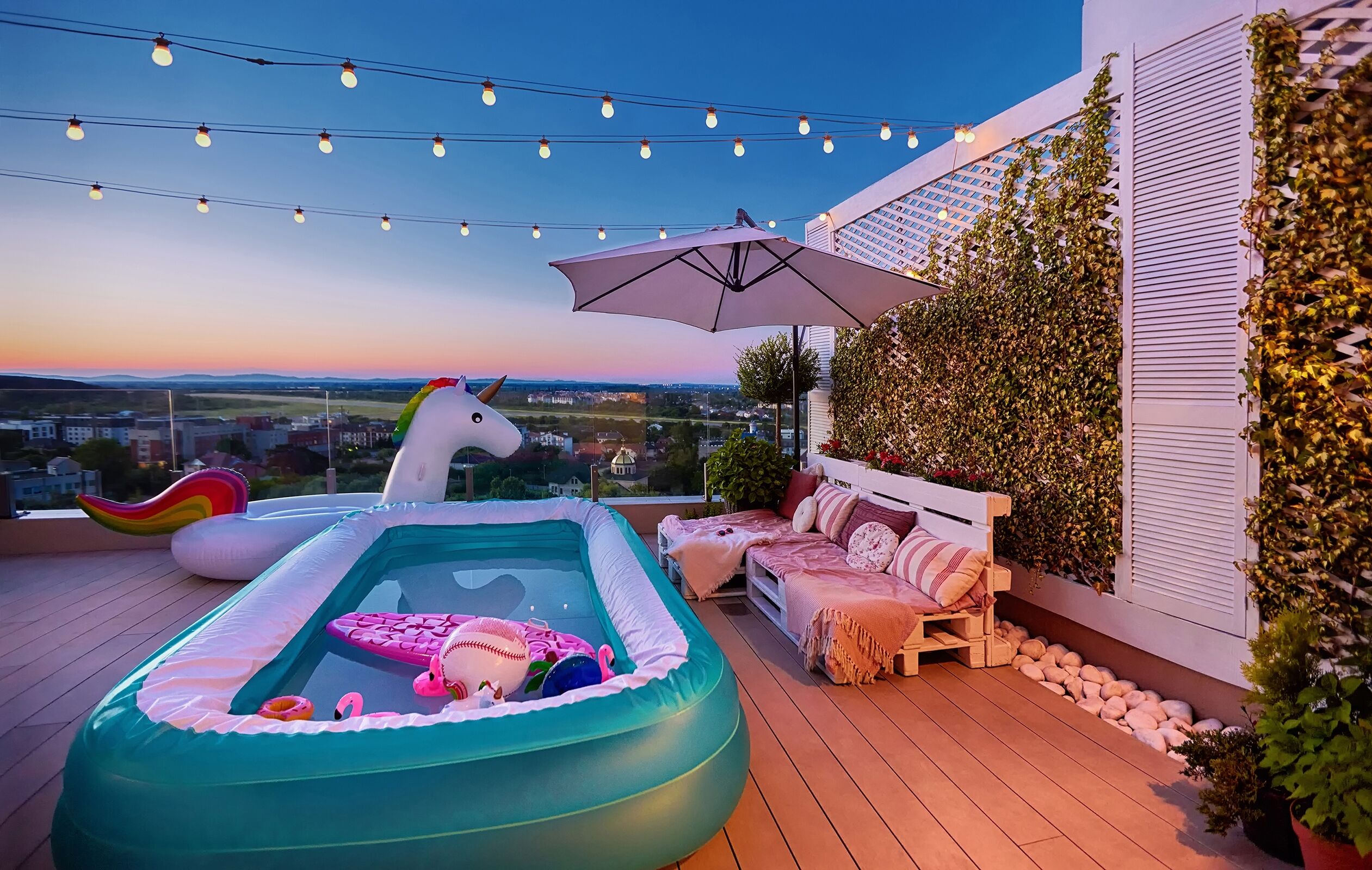 What Types of Patio Lights Are Trending This Year?