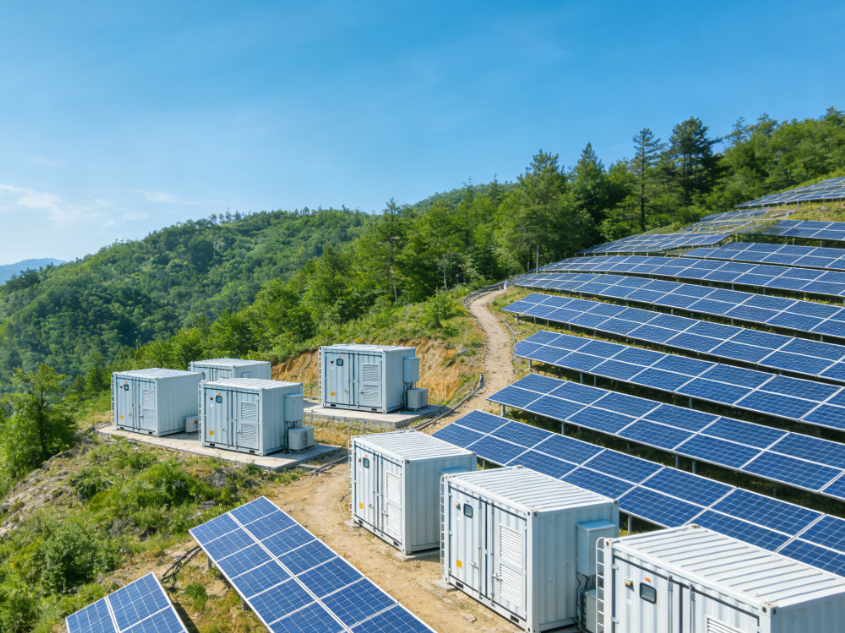 What Makes a Reliable Solar Panel and Battery System for Commercial Applications?