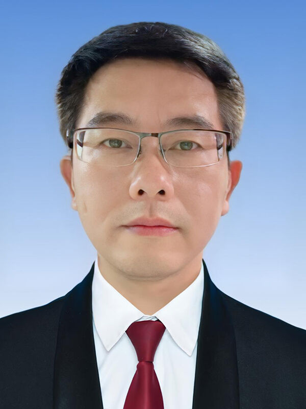 Professor Ouyang Xinyu