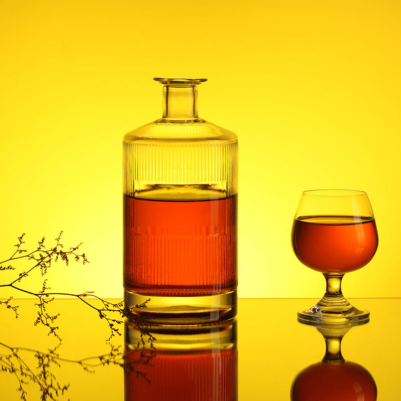 Calidad y versatilidad inigualables en botellas de licor de vidrio transparente