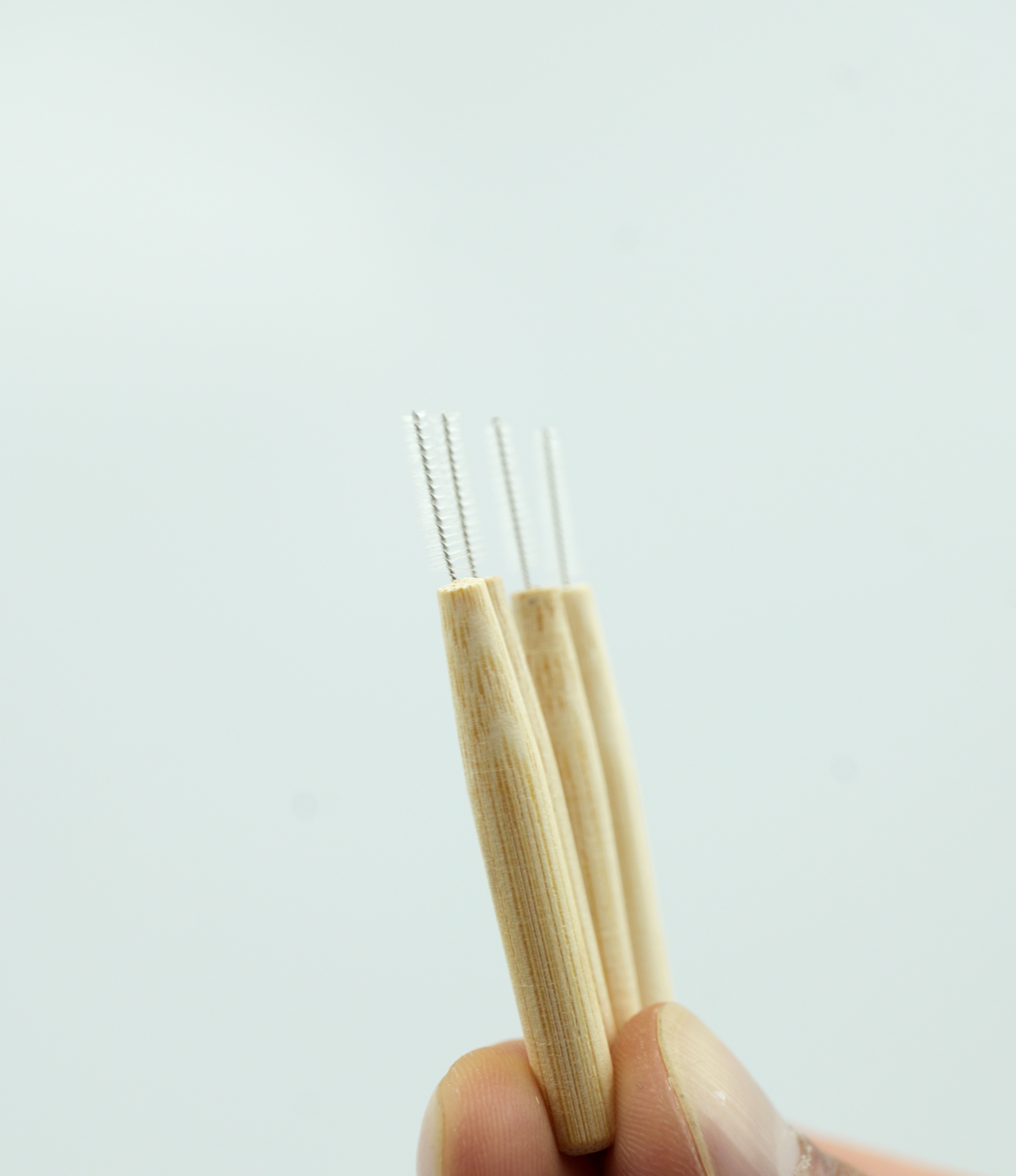 ما الذي يجعل خيط تنظيف الأسنان من مادة البولي تترافلوروإيثيلين (PTFE) الخيار الأفضل لممارستك السنية؟