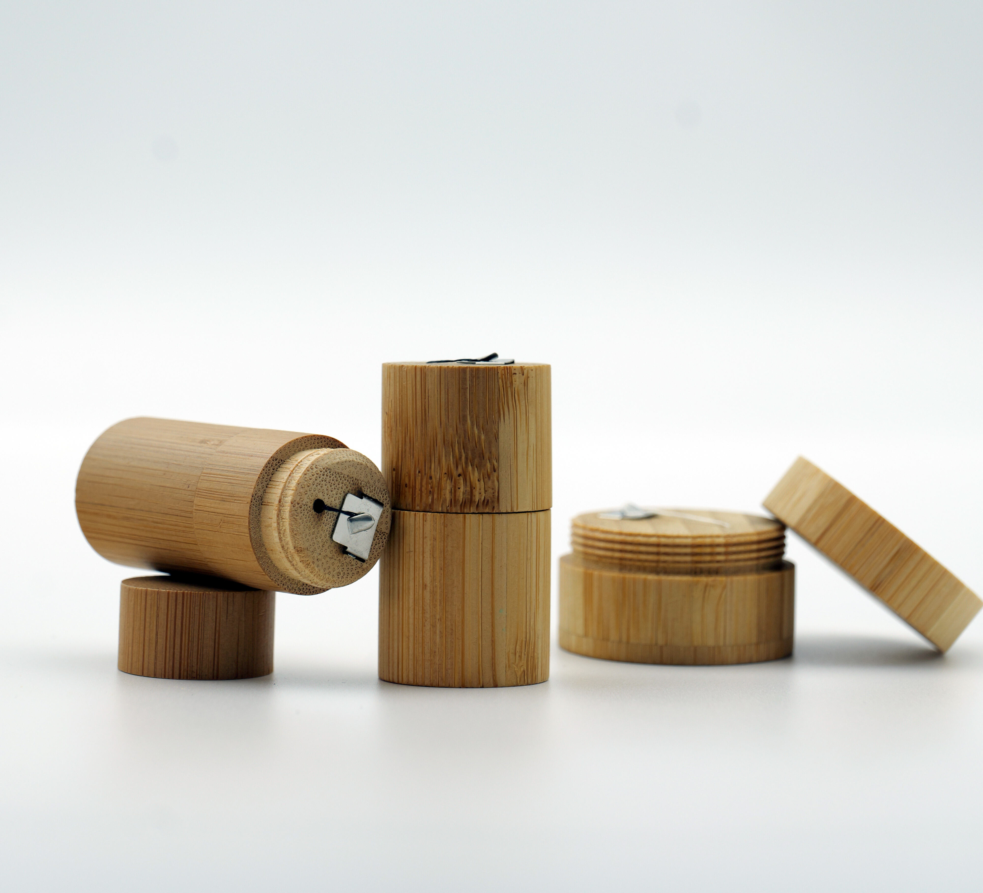 Eco-Friendly Threaded Floss for Wholesale Markets