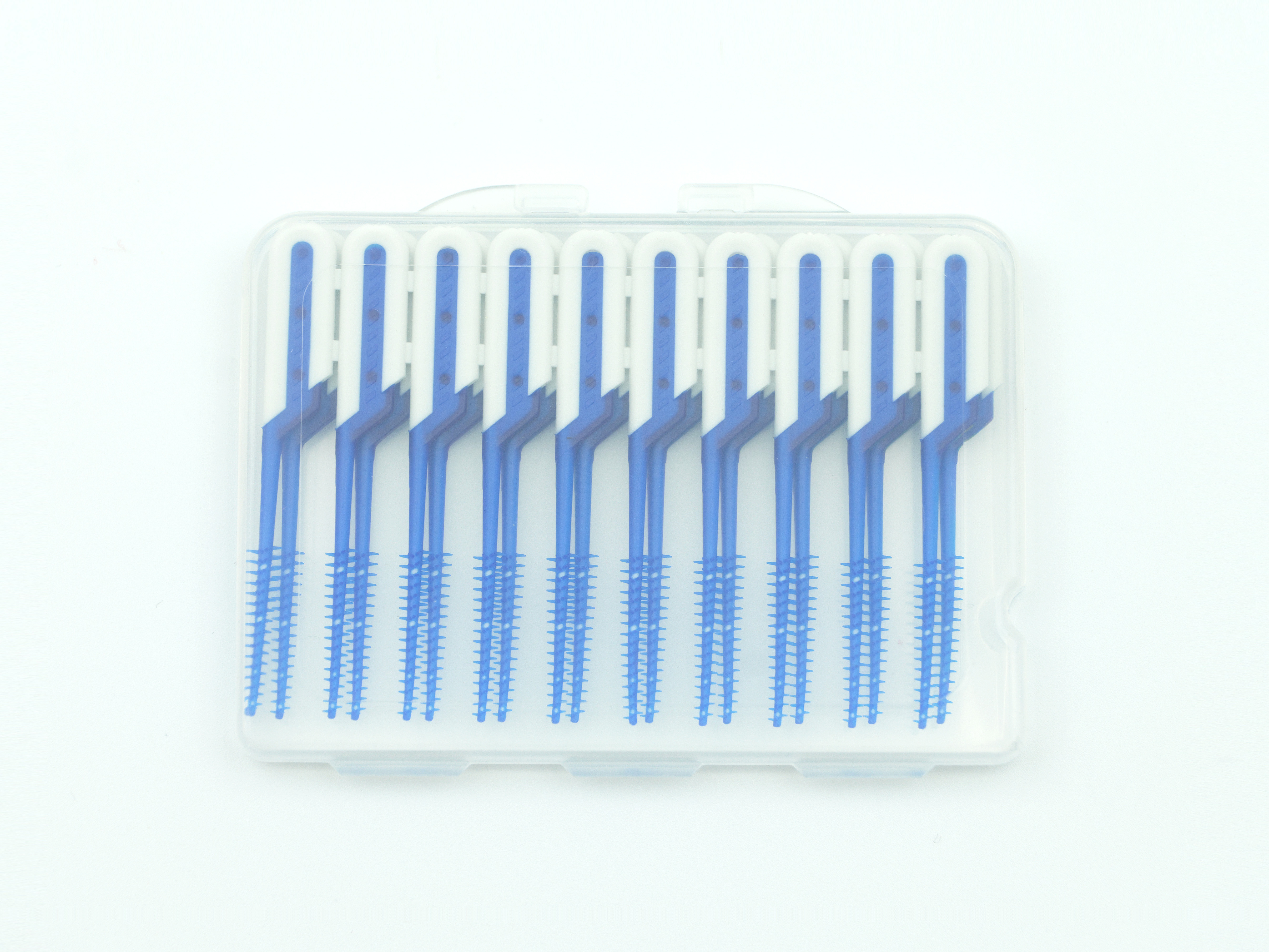 Solving Common Interdental Cleaning Challenges with Innovative Brushes