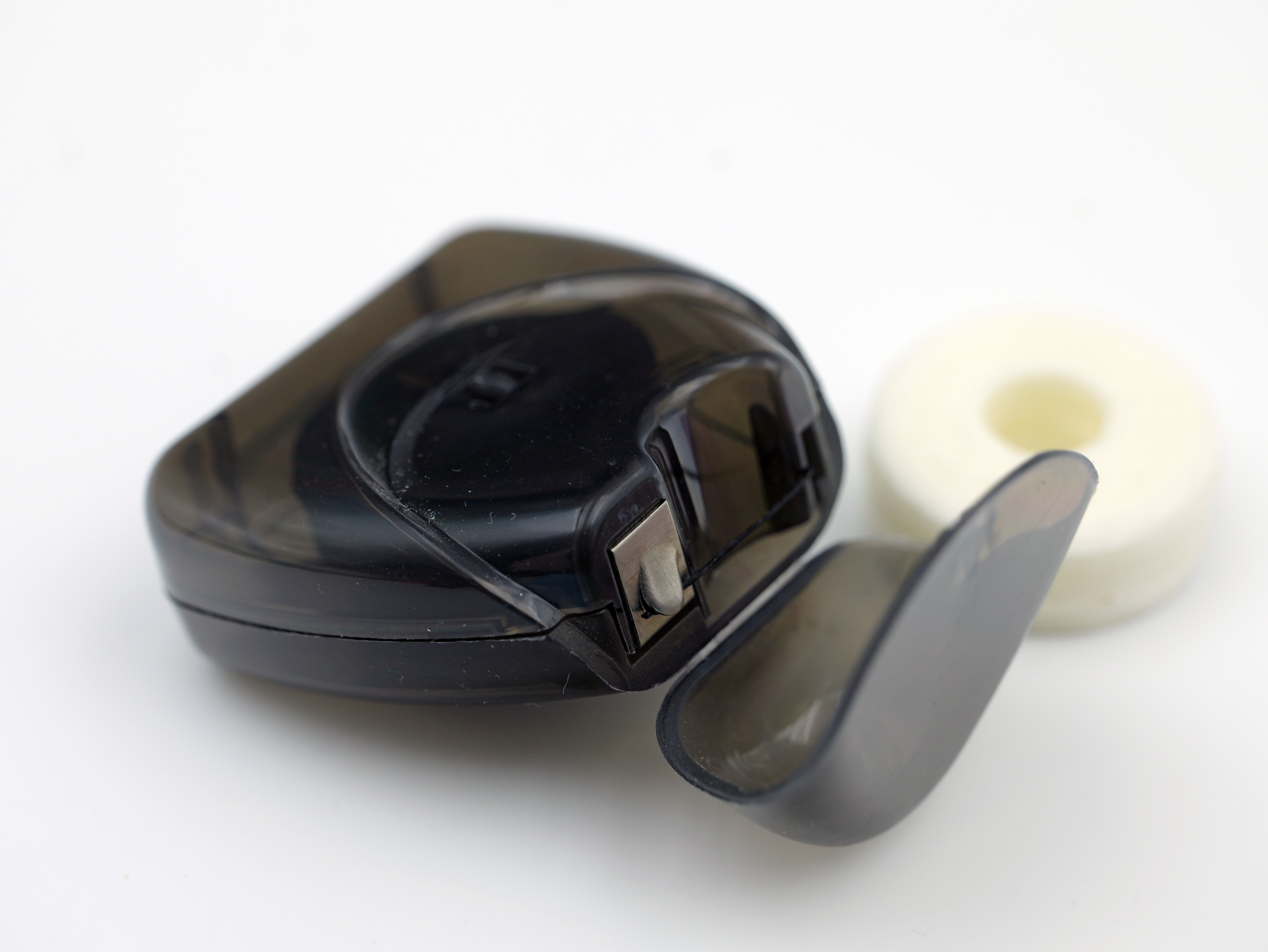 Solving Common Dental Floss Usage Issues with Superior Nylon