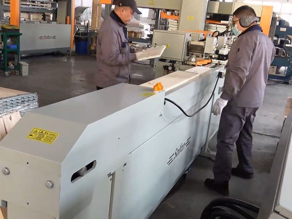 SF4070 Automatic wooden pallet collar assembly machine  (4).jpg