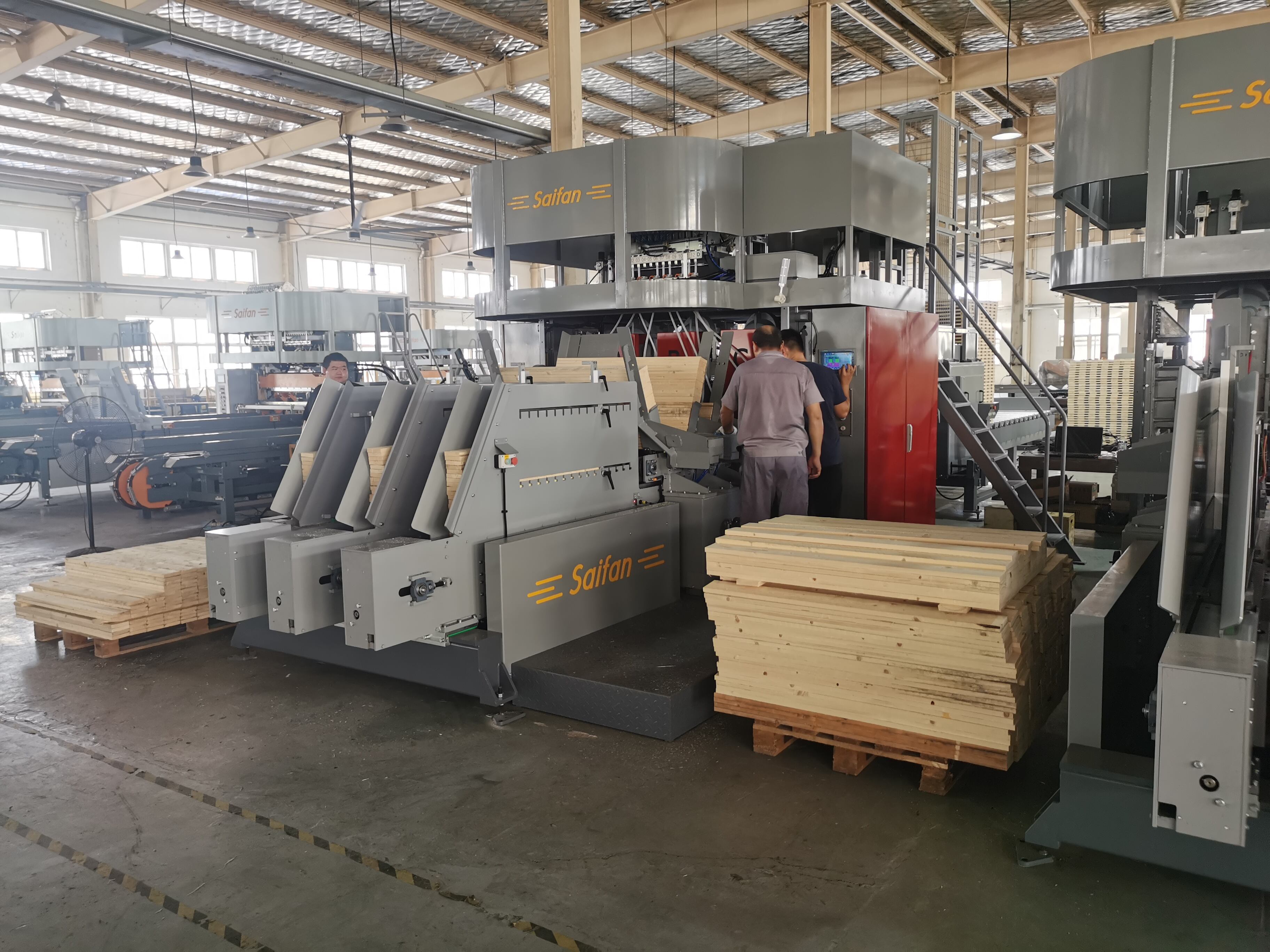 SF2000 Automatic Wooden Pallet Deck Nailing Machine with Stacking Table manufacture