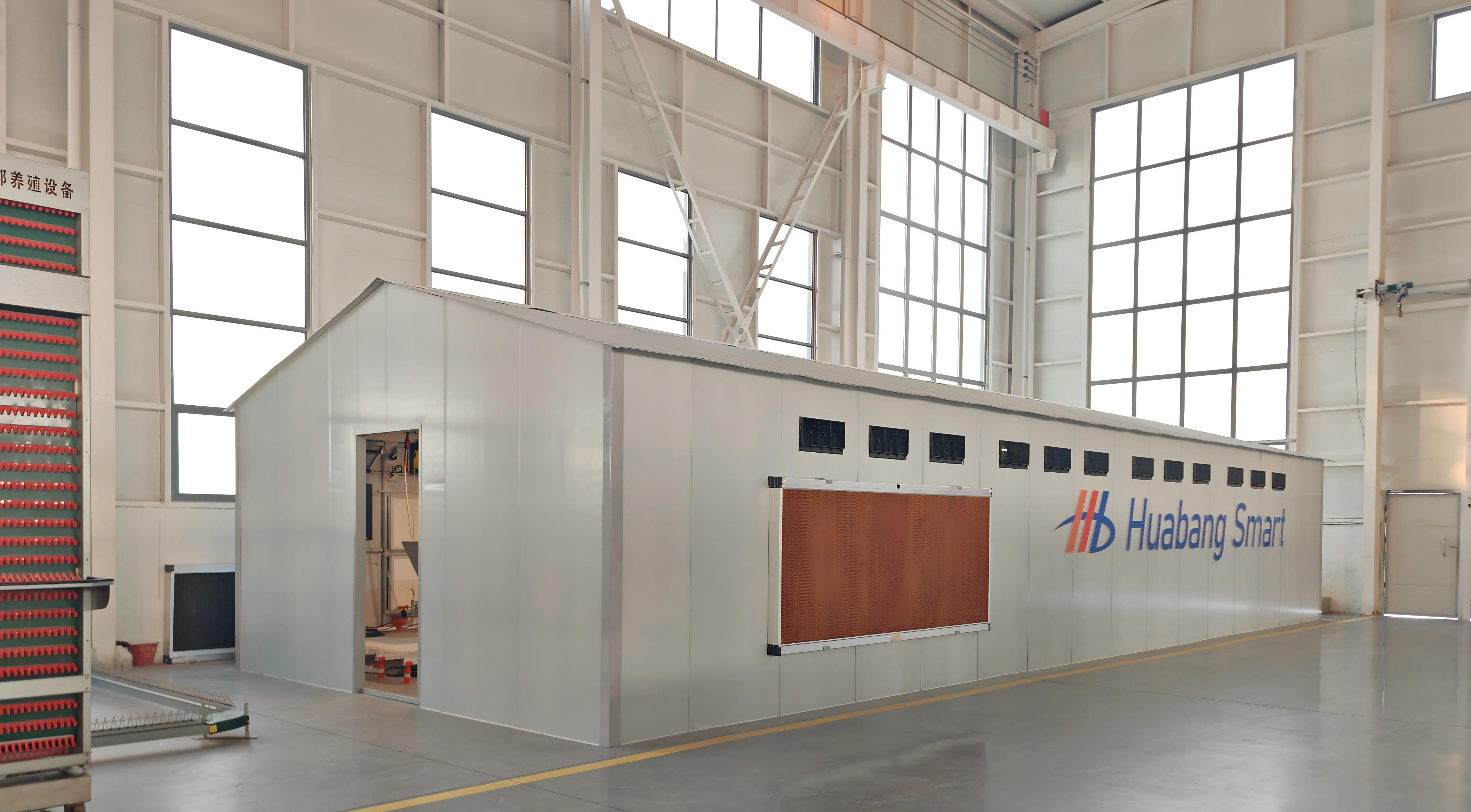 How to customize chicken coop cages for specific poultry breeds?
