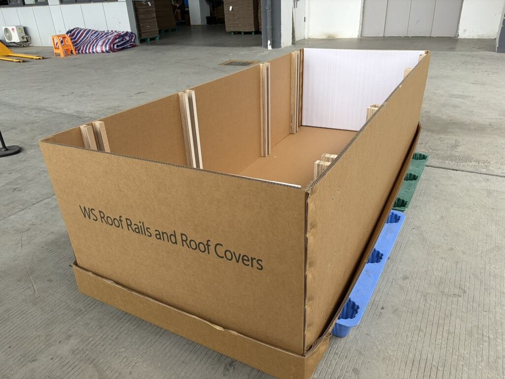 2025 Custom Packaging Case for 2.7m Automotive Roof Rails from a Chinese Auto Parts Manufacturer2.jpg