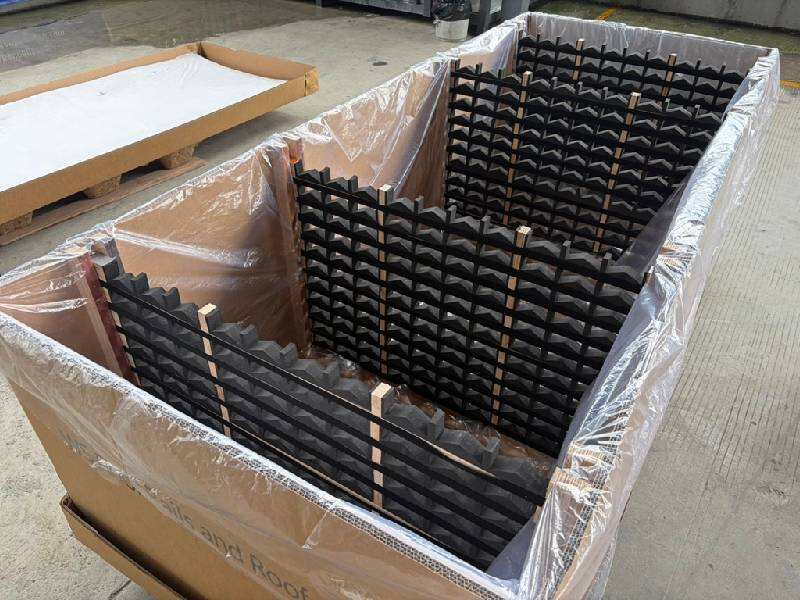 2025 Custom Packaging Case for 2.7m Automotive Roof Rails from a Chinese Auto Parts Manufacturer