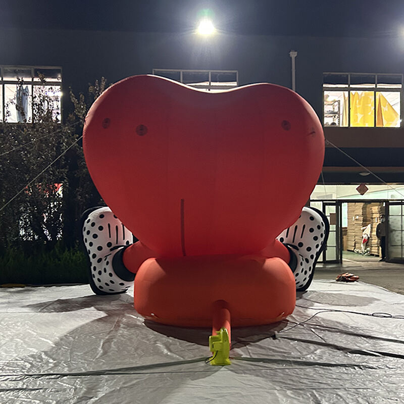 Giant Inflatable Cartoon Heart with Light