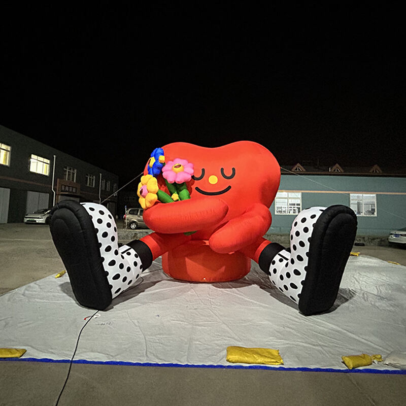 Giant Inflatable Cartoon Heart with Light