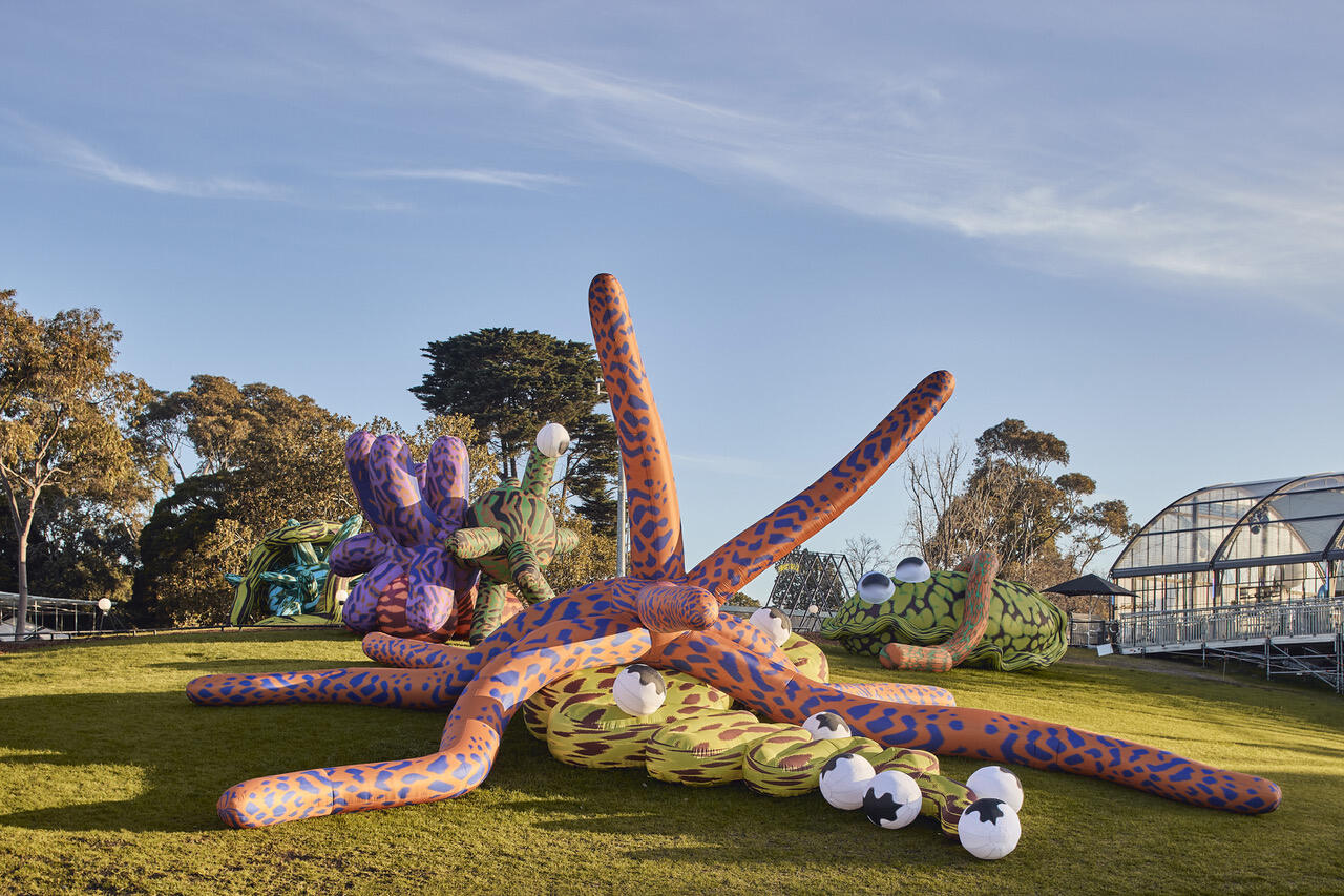 Large-scale Inflatable Artistic Model