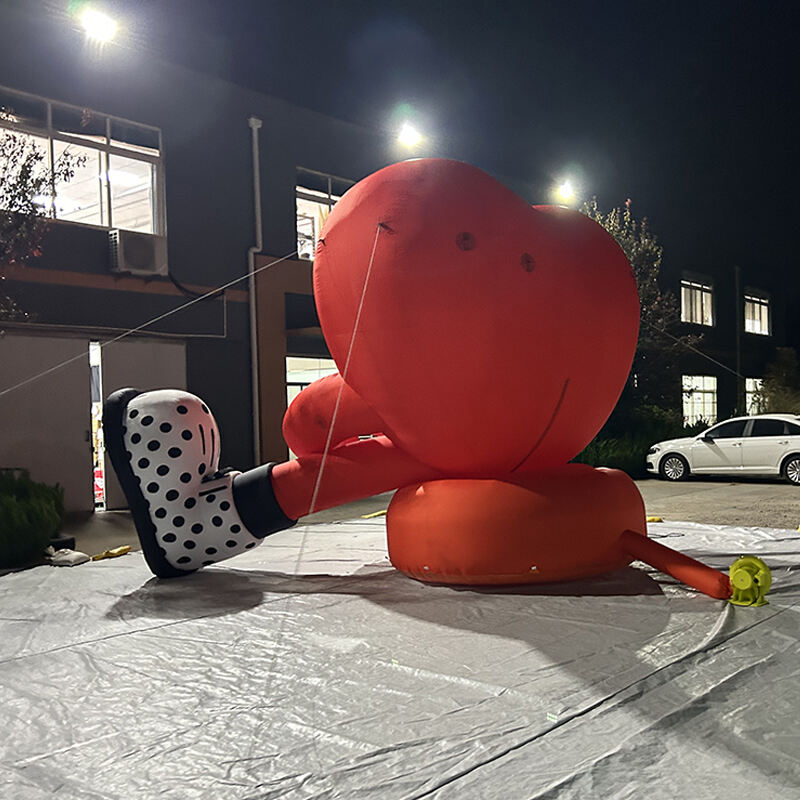 Giant Inflatable Cartoon Heart with Light