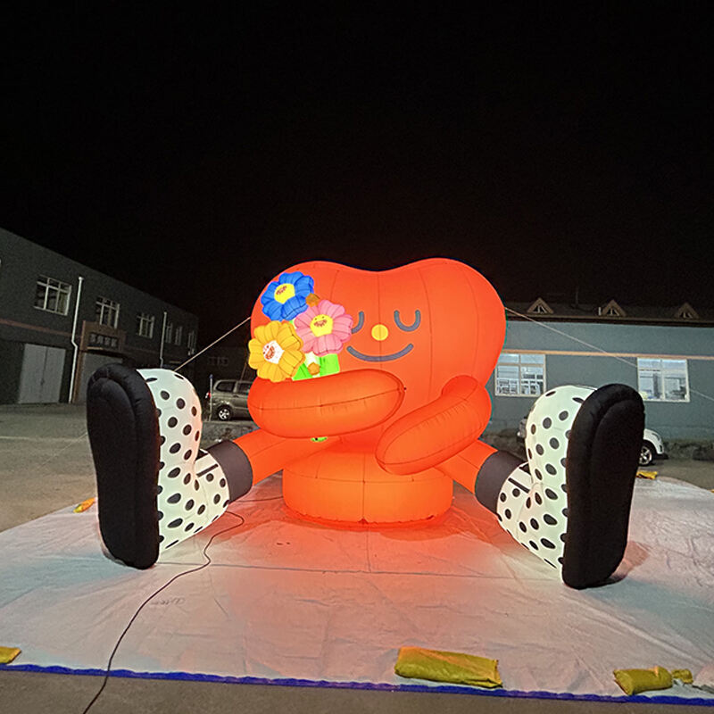 Giant Inflatable Cartoon Heart with Light