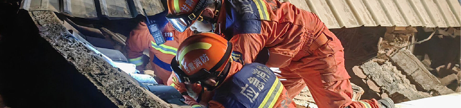 Masyvo radarinis gyvybės aptikimo prietaisas