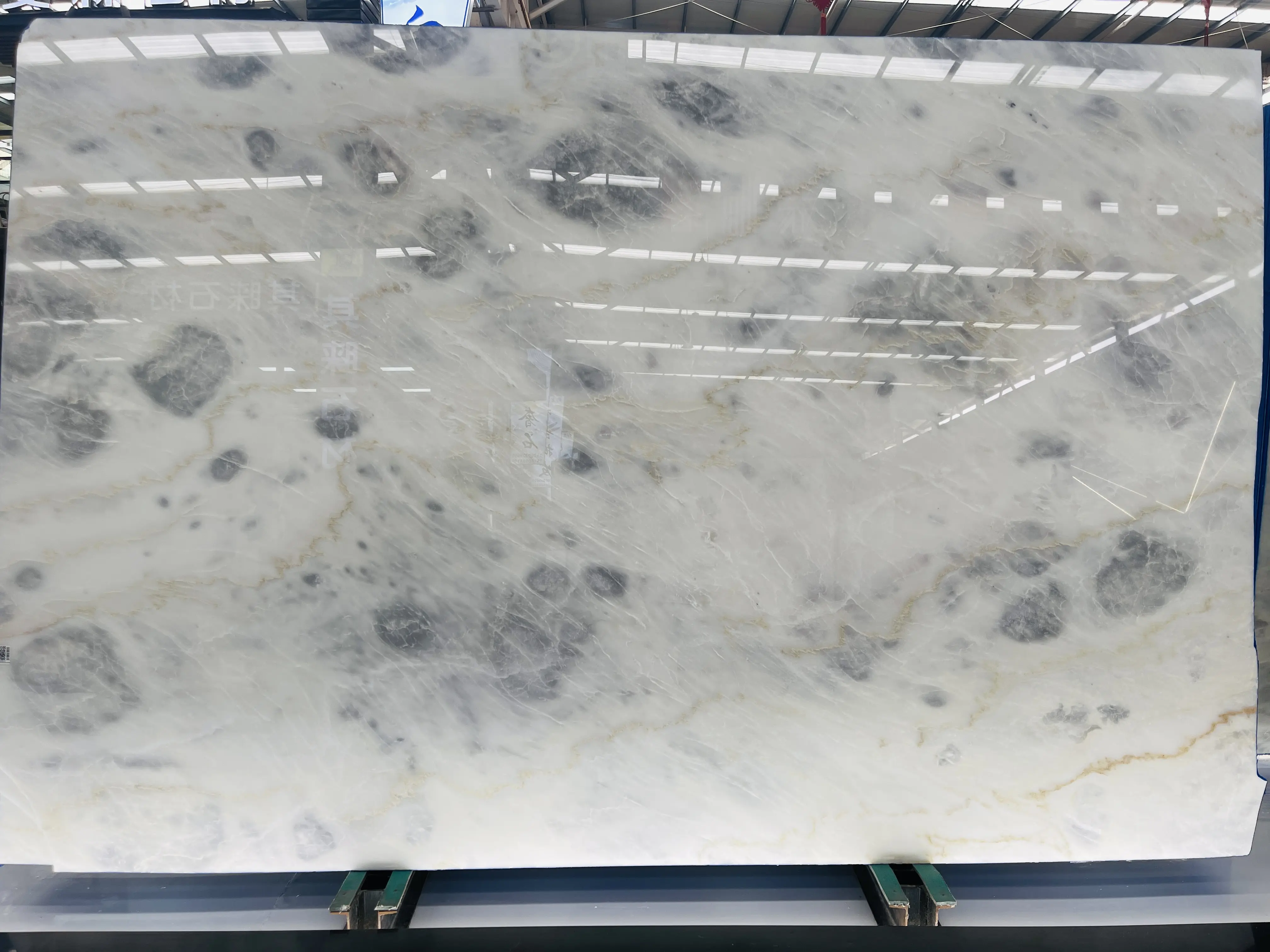 State-of-the-Art Quartzite Slabs: Innovative Manufacturing for Uniformity