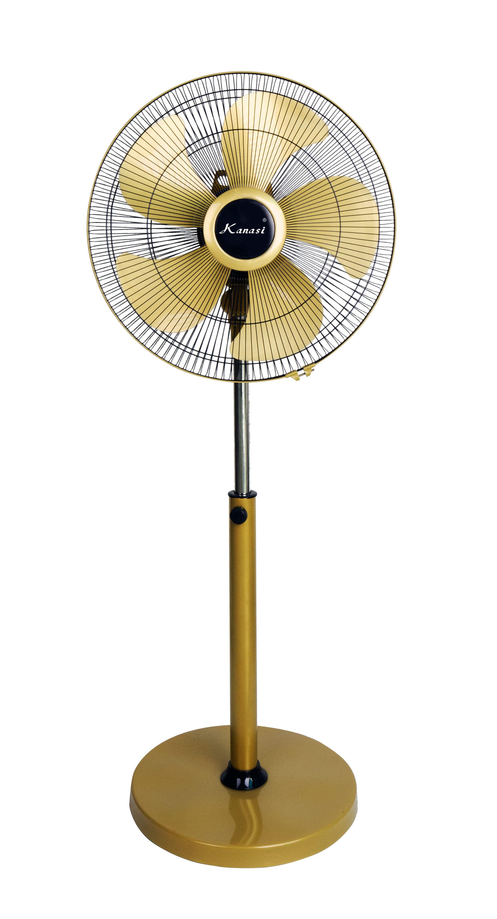 리모컨 팬은 전통적인 팬과 어떻게 비교되나요?